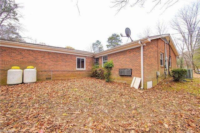 3365 New Walkertown Road, Winston-salem, NC 27105