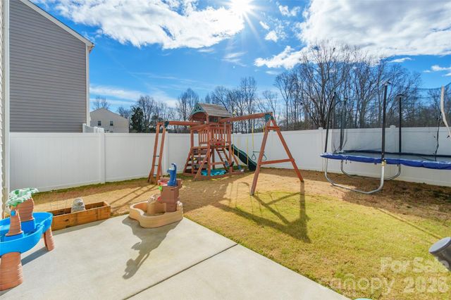 224 Final Stretch Lane, Clover, SC 29710