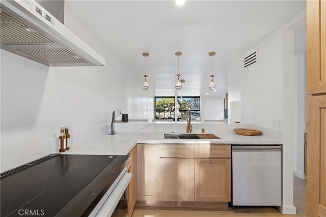 8103 Marina Pacifica N, Long Beach, CA 90803