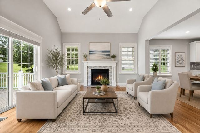 63 Hummingbird Ln A, Groton, MA 01450