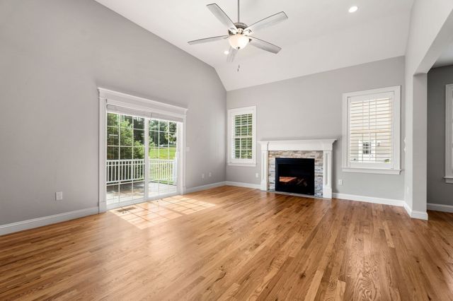 63 Hummingbird Ln A, Groton, MA 01450