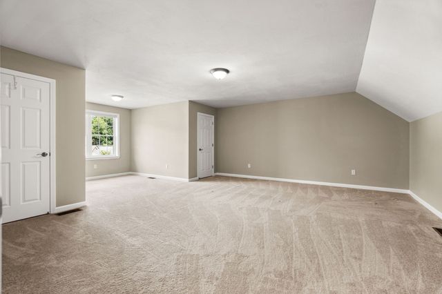 63 Hummingbird Ln A, Groton, MA 01450