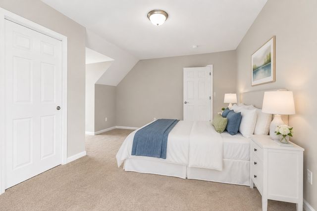 63 Hummingbird Ln A, Groton, MA 01450