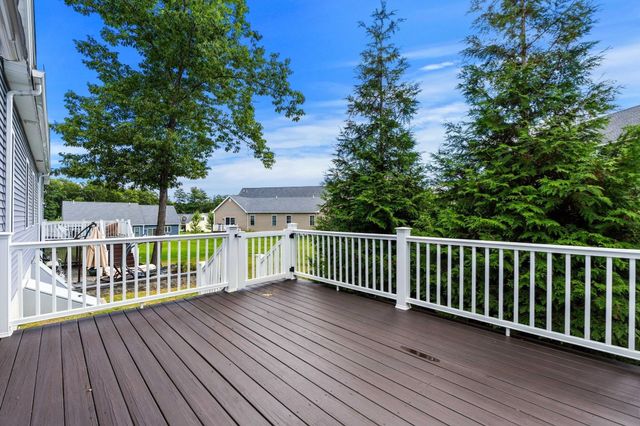 63 Hummingbird Ln A, Groton, MA 01450