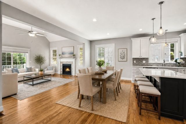 63 Hummingbird Ln A, Groton, MA 01450