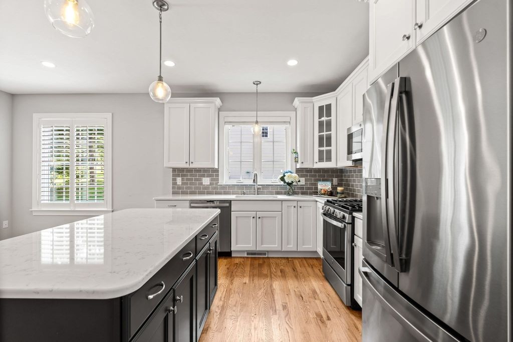 63 Hummingbird Ln A, Groton, MA 01450
