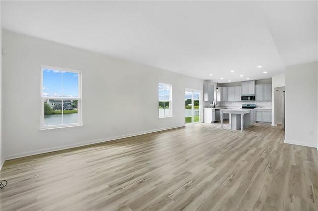 32 Waterford Boulevard, Fairborn, OH 45324