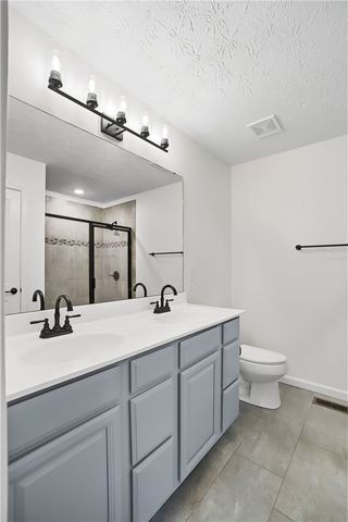 32 Waterford Boulevard, Fairborn, OH 45324