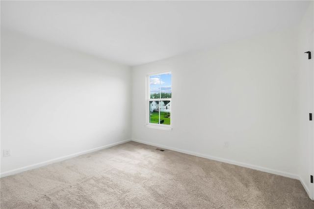 32 Waterford Boulevard, Fairborn, OH 45324