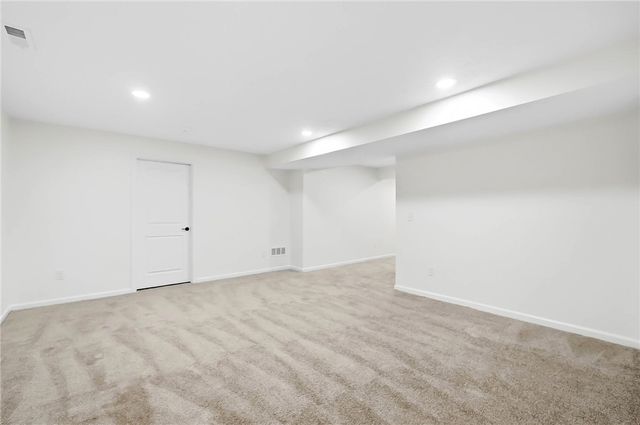 32 Waterford Boulevard, Fairborn, OH 45324