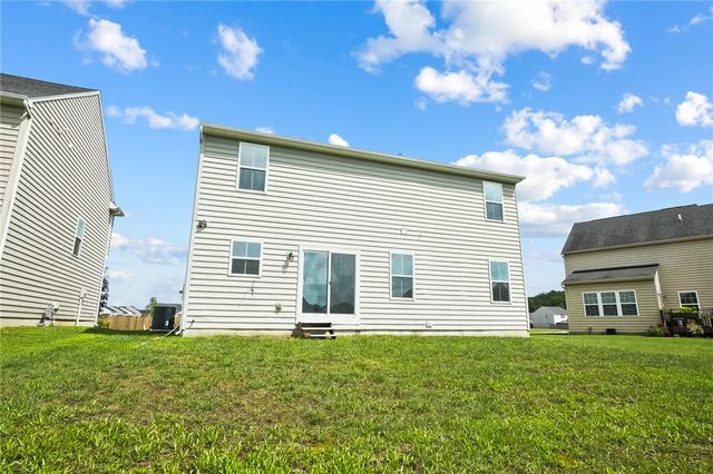 32 Waterford Boulevard, Fairborn, OH 45324