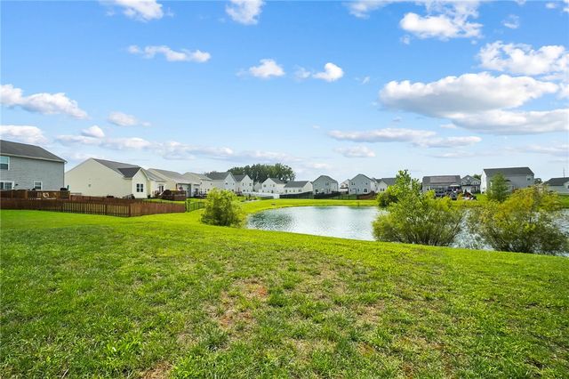 32 Waterford Boulevard, Fairborn, OH 45324