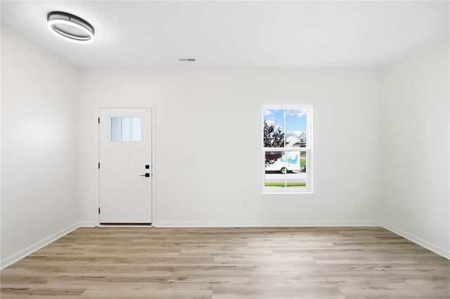 32 Waterford Boulevard, Fairborn, OH 45324