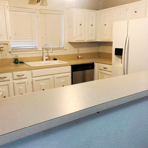 254 Indian Mound Court, Fort Worth, TX 76108