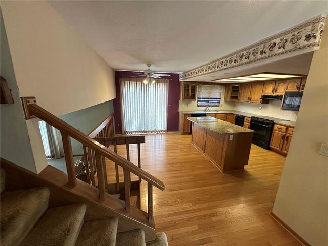 521 51st Street, West Des Moines, IA 50265