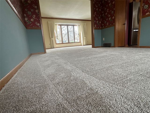 521 51st Street, West Des Moines, IA 50265