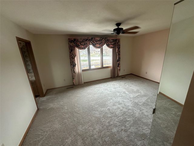 521 51st Street, West Des Moines, IA 50265