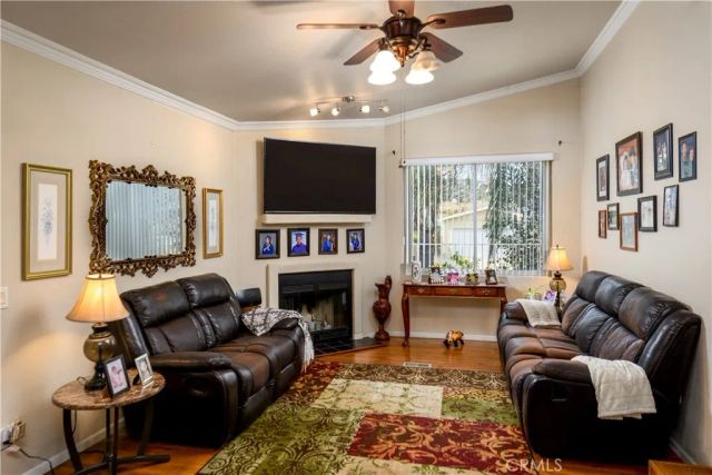 802 Roadrunner Way, Perris, CA 92570