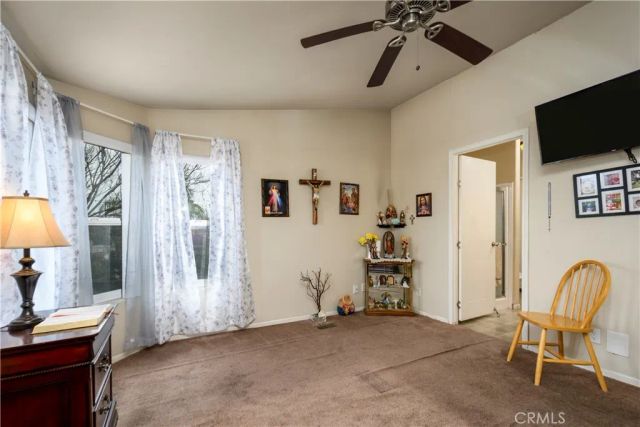 802 Roadrunner Way, Perris, CA 92570