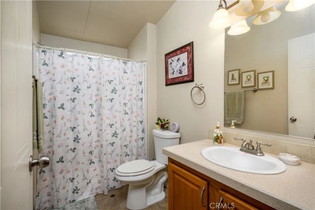 802 Roadrunner Way, Perris, CA 92570