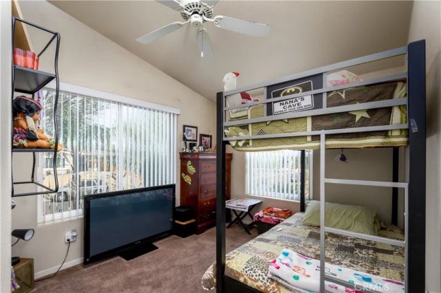 802 Roadrunner Way, Perris, CA 92570