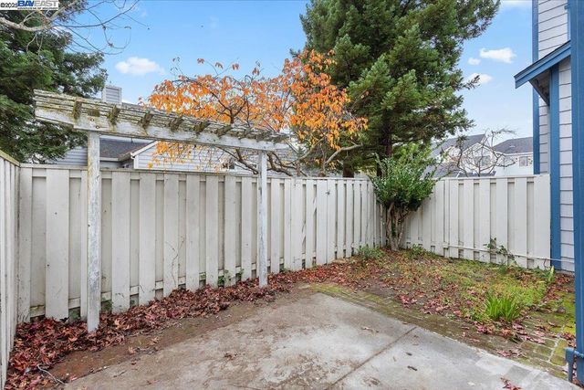 303 Delmonte Way, Pinole, CA 94564