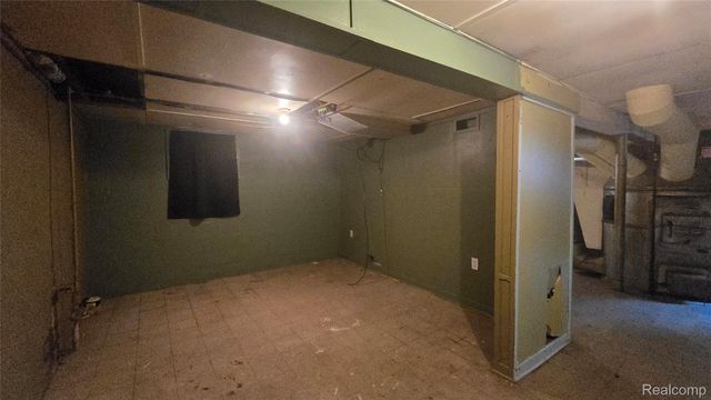 1619 White Street, Port Huron, MI 48060