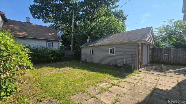 1619 White Street, Port Huron, MI 48060