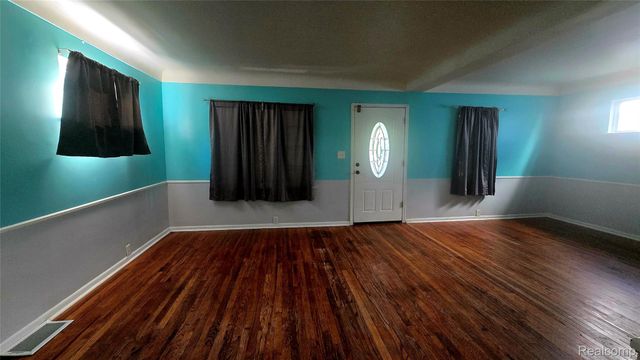 1619 White Street, Port Huron, MI 48060