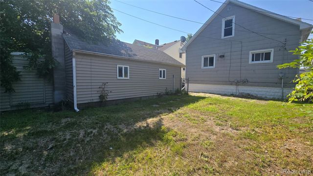 1619 White Street, Port Huron, MI 48060