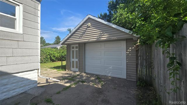 1619 White Street, Port Huron, MI 48060