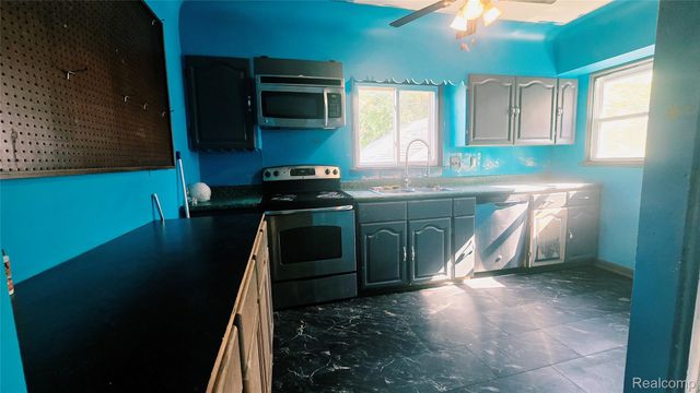1619 White Street, Port Huron, MI 48060