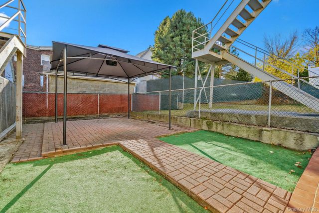 20-39 49th Street, Astoria, NY 11105