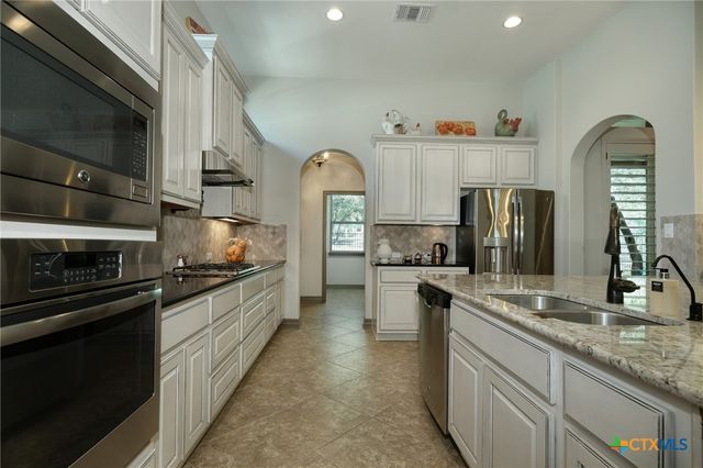1239 Falling Hills Drive, Georgetown, TX 78628
