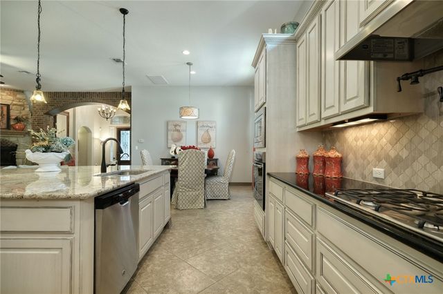 1239 Falling Hills Drive, Georgetown, TX 78628