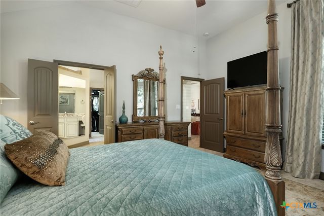 1239 Falling Hills Drive, Georgetown, TX 78628