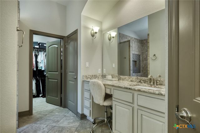 1239 Falling Hills Drive, Georgetown, TX 78628