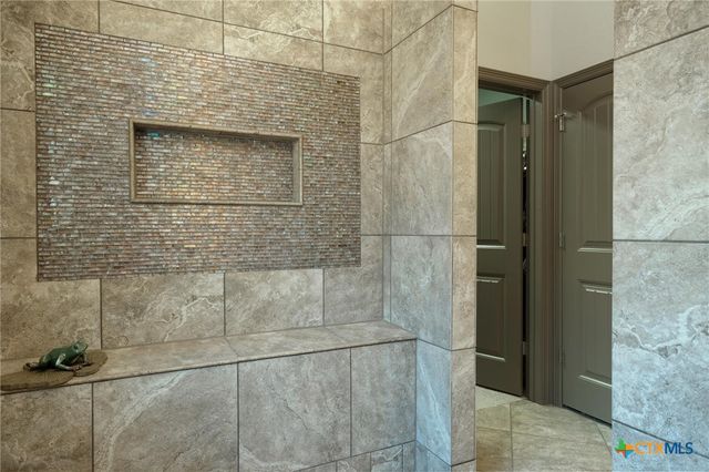1239 Falling Hills Drive, Georgetown, TX 78628
