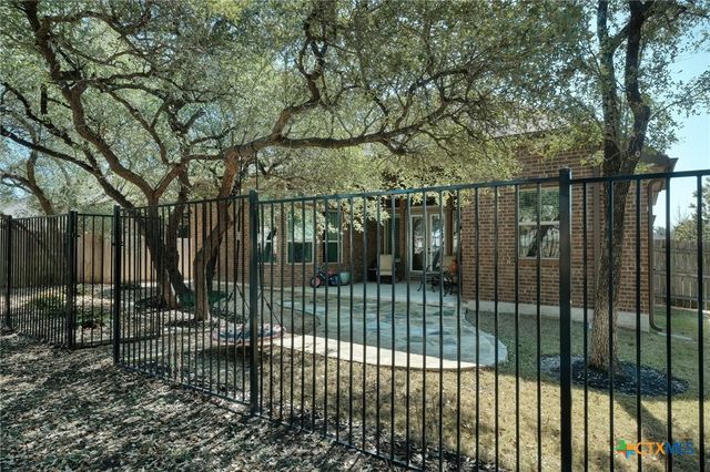 1239 Falling Hills Drive, Georgetown, TX 78628