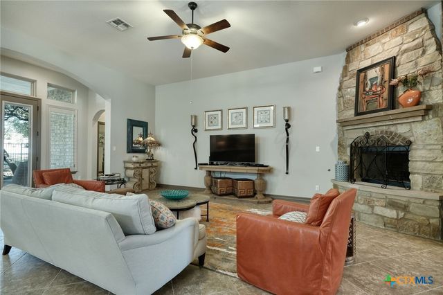 1239 Falling Hills Drive, Georgetown, TX 78628