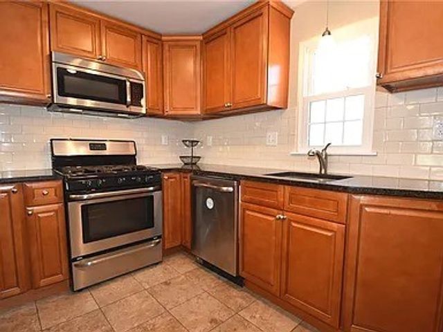 5470 Library Rd, Bethel Park, PA 15102