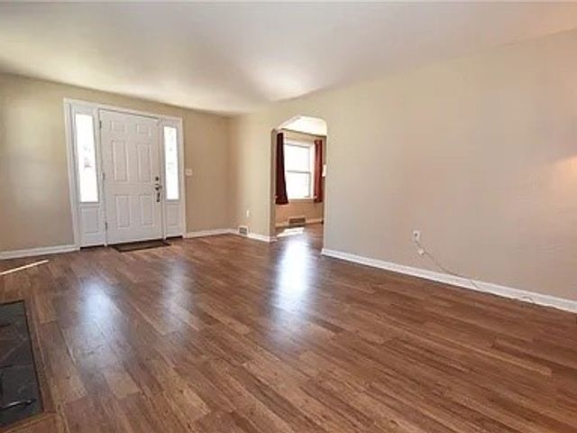 5470 Library Rd, Bethel Park, PA 15102