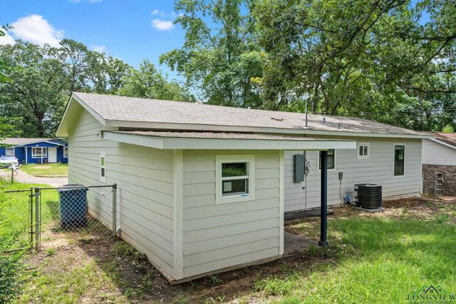 251 CROCKETT ST, Lone Star, TX 75668