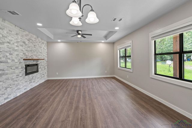 251 CROCKETT ST, Lone Star, TX 75668