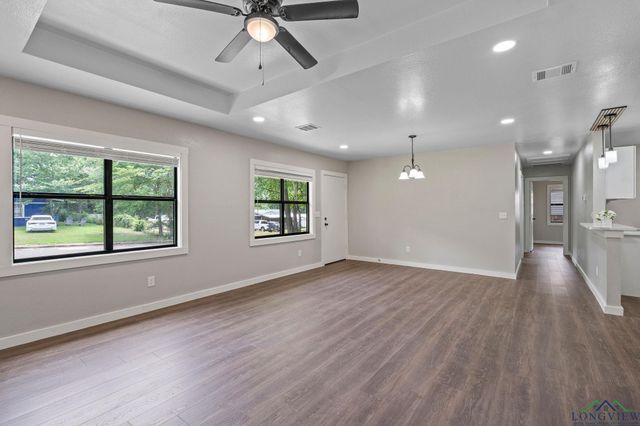 251 CROCKETT ST, Lone Star, TX 75668