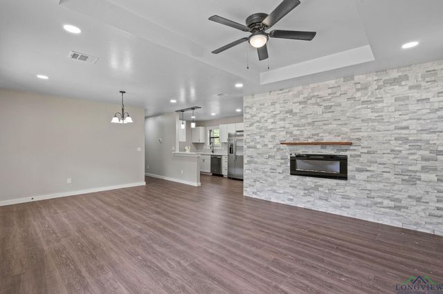 251 CROCKETT ST, Lone Star, TX 75668