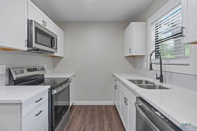 251 CROCKETT ST, Lone Star, TX 75668