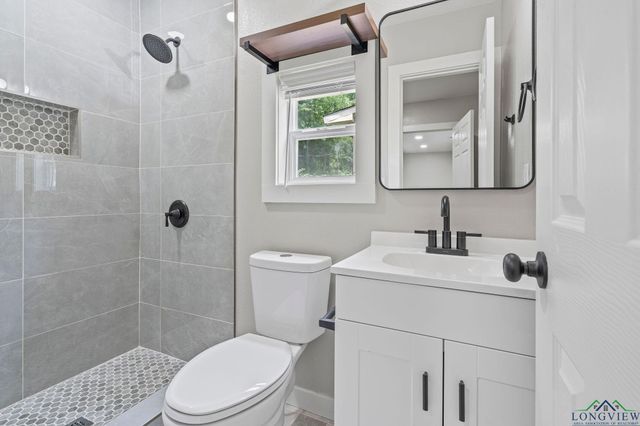 251 CROCKETT ST, Lone Star, TX 75668