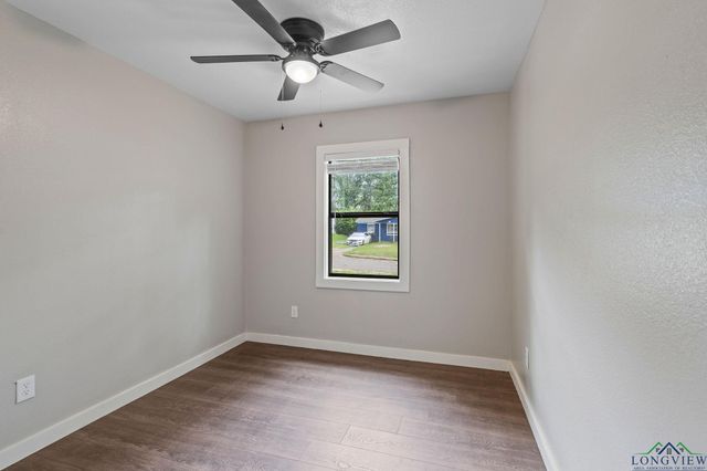 251 CROCKETT ST, Lone Star, TX 75668