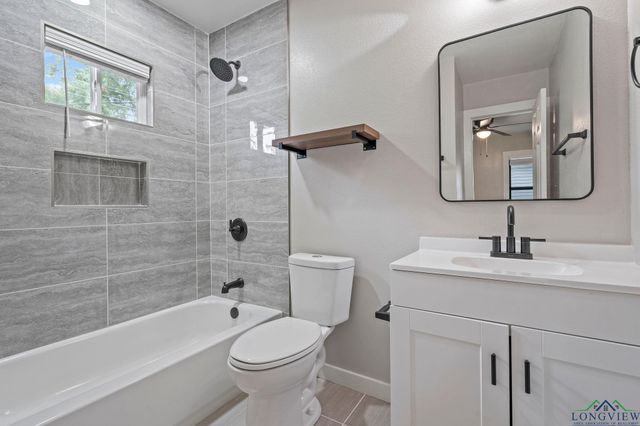 251 CROCKETT ST, Lone Star, TX 75668